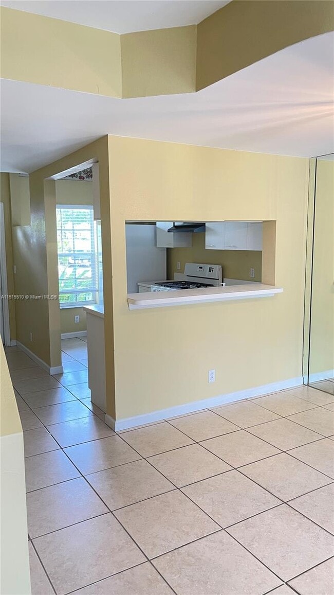 Foto del edificio - 8110 San Carlos Cir