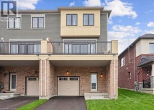 Building Photo - 16 Utter Pl