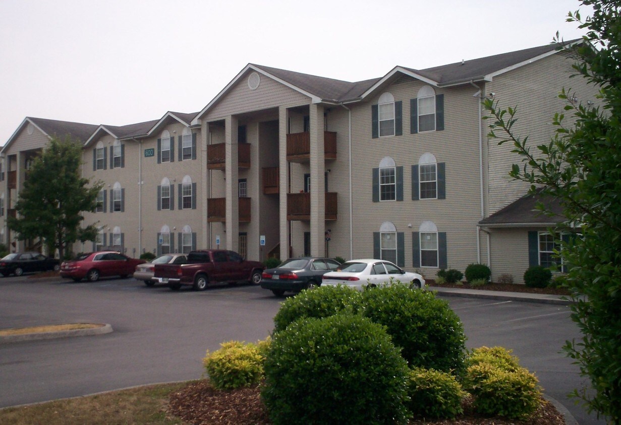 One Wilcox Place Apartments Apartments 650 N Wilcox Dr Kingsport, TN