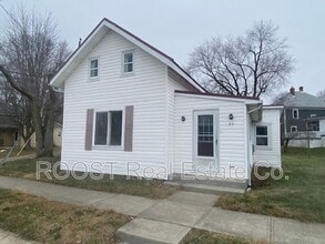 Building Photo - 25 Jamestown Rd