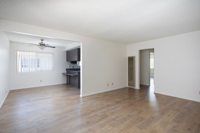 Building Photo - *MOVE-IN SPECIAL* 2BR in Oceanside with W/D Hookups and Garage