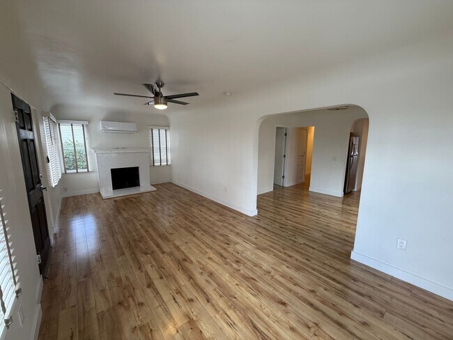 Foto del edificio - 6934-6938 Mohawk St.