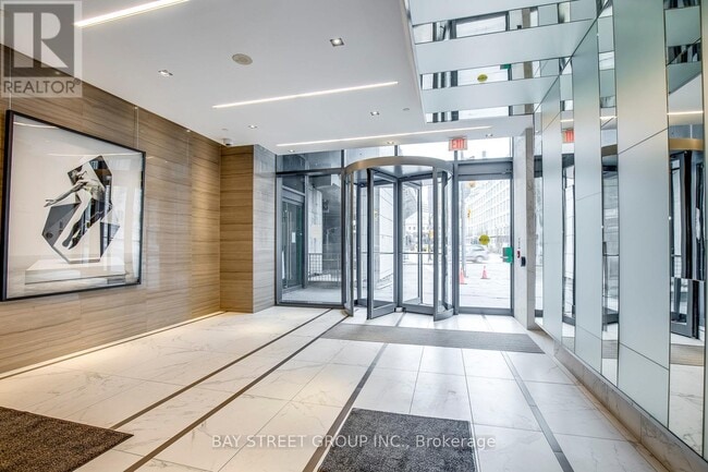 Photo du bâtiment - 1 The Esplanade