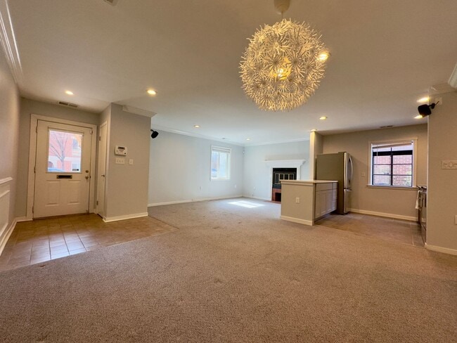 Building Photo - Charming 2 Bed, 2 Bath Townhome in Baltimo...