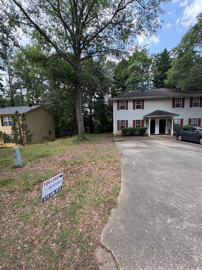 Foto del edificio - 2 Bedroom Townhome in Flowery Branch!