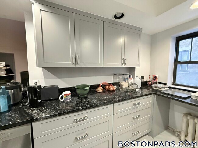Foto del edificio - 452 Park Dr