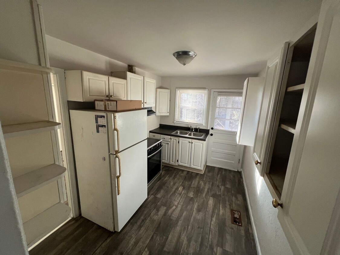 Primary Photo - Charming 3-Bedroom Single Family Home – Mo...