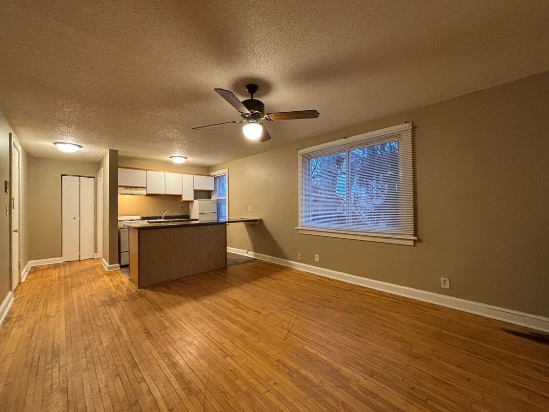 Building Photo - 535 Asbury