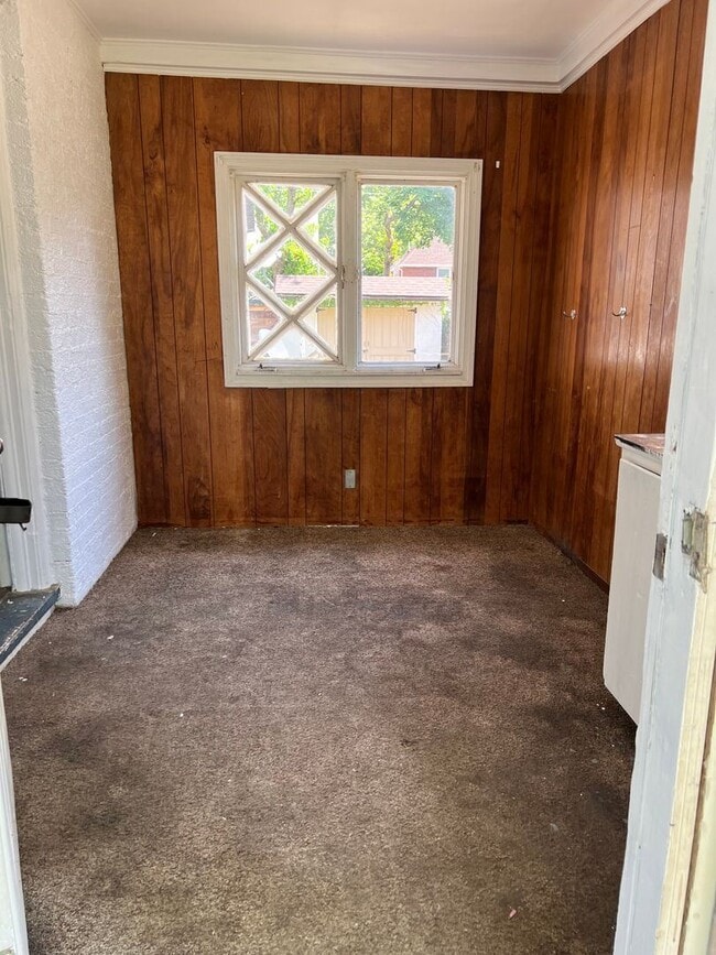 Building Photo - 3 br, 1 bath House - 637 Marne