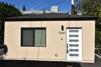 Building Photo - 10839 Moorpark St