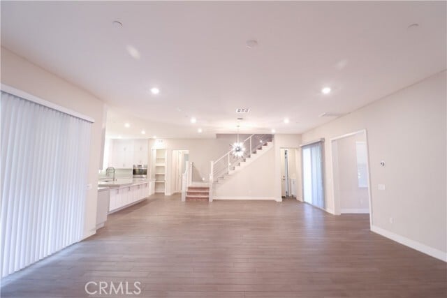 Building Photo - 73 Cartwheel