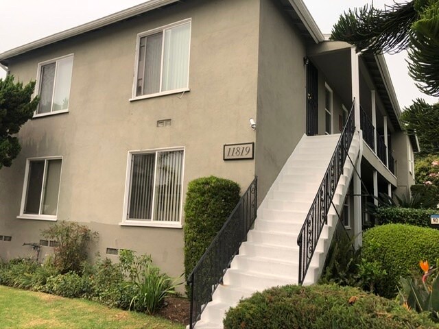 Front of building - 11819 W Washington Blvd