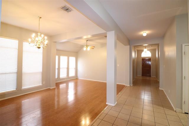 Building Photo - 1514 Clear Creek Dr