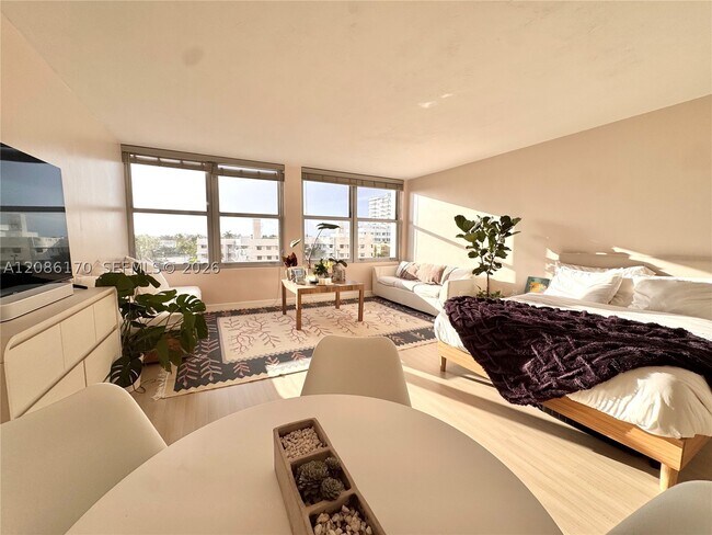 Foto del edificio - 2899 Collins Ave