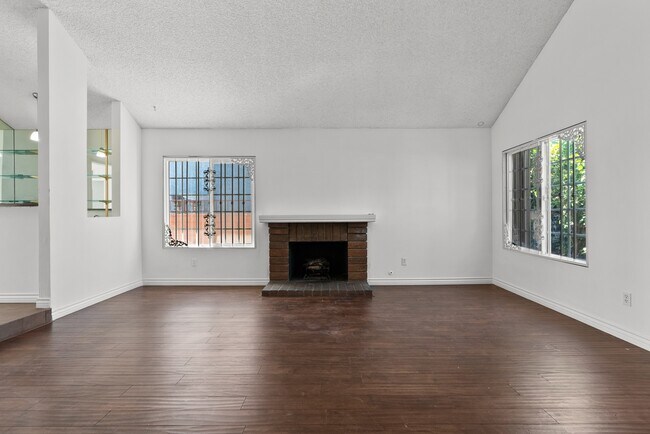 Building Photo - 11484 Lev Ave