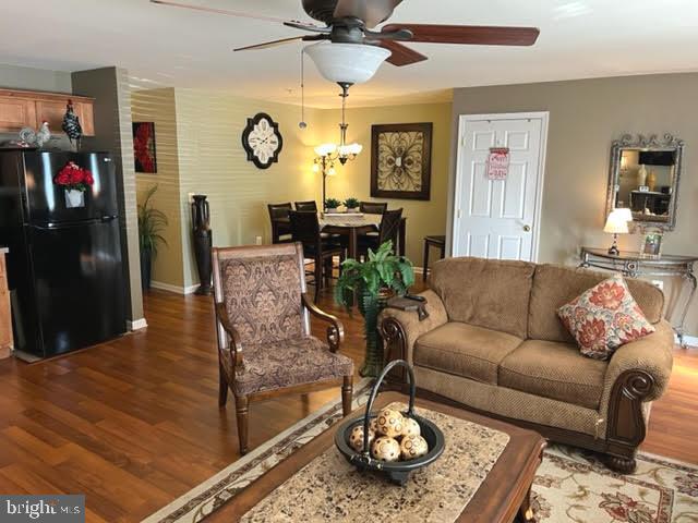 Foto del edificio - 305 Red Bud Ln