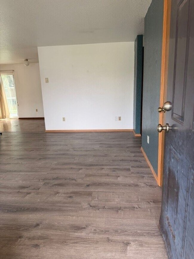 Building Photo - 951/953 Ave. K