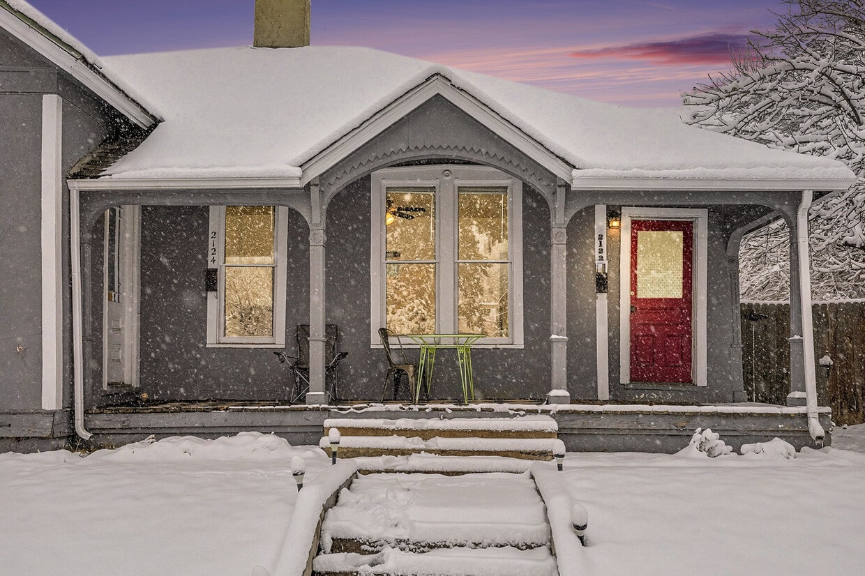 Front of unit - 2122 Hooker St