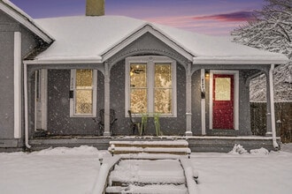 Building Photo - 2122 Hooker St