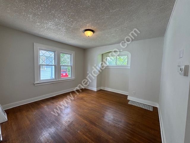 Building Photo - 3317 Robinwood Dr