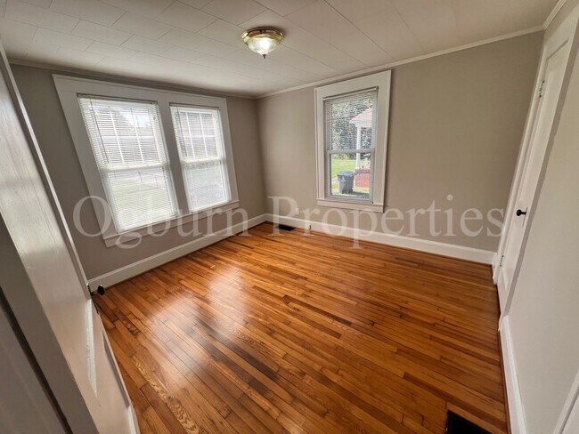 Building Photo - 649 Linville Rd