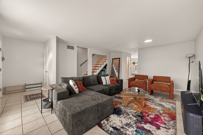 Foto del edificio - 6404 Burgoyne Dr.