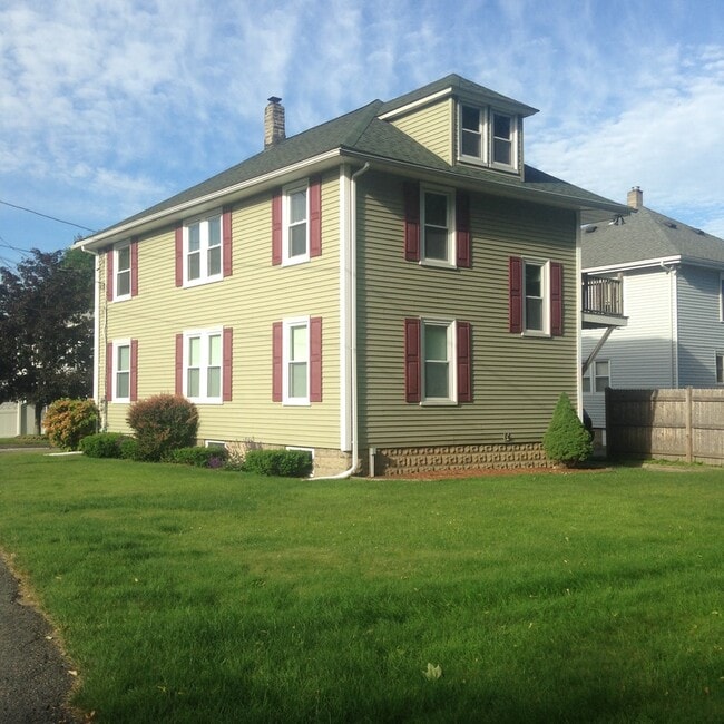 Building Photo - 1 Elmwood Ave