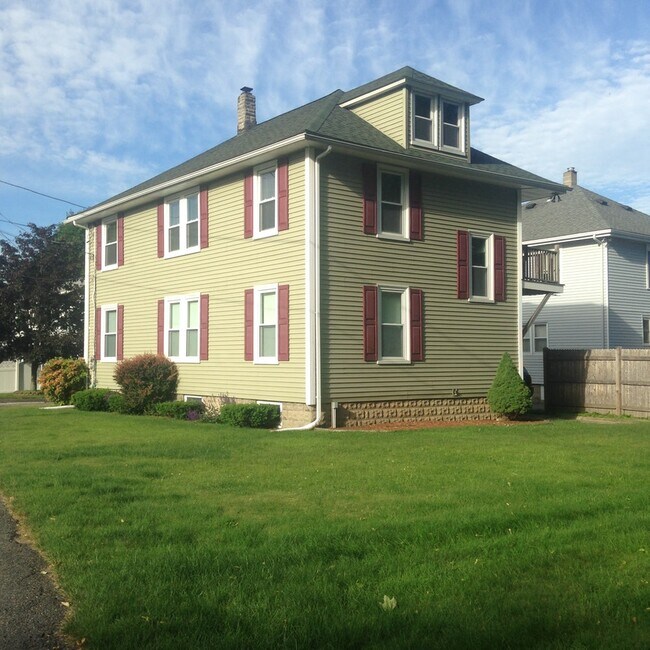 Foto del edificio - 1 Elmwood Ave