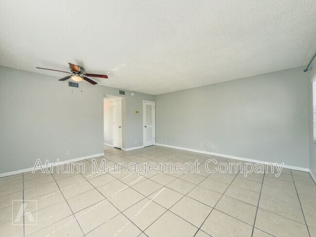 Foto del edificio - 920 New York Ave W