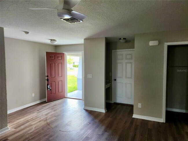 Building Photo - 4571 Calumet Dr
