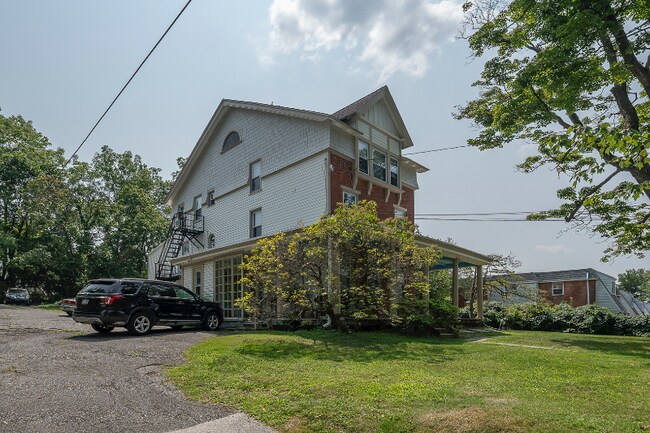 Building Photo - 635 N Jackson St