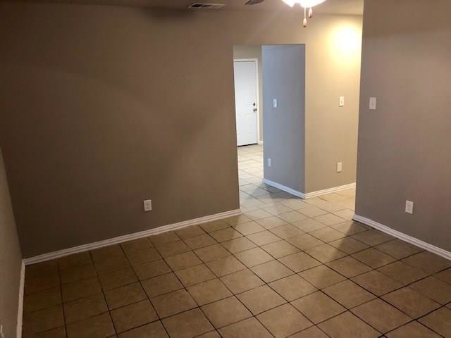 Building Photo - 300 Redbud Ln