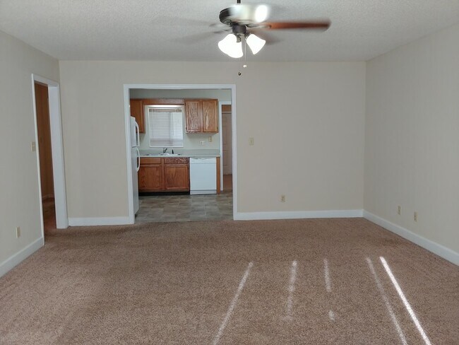 Building Photo - 3811 Mayfair Ln
