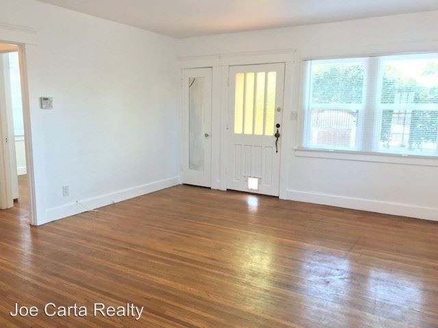 Building Photo - 3 br, 2 bath House - 2208 Dwight St