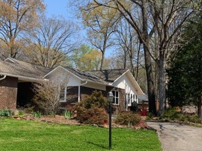 Building Photo - 504 Mountain Breeze Ln