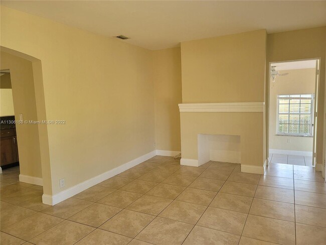 Building Photo - 2494 SW 26th Ln