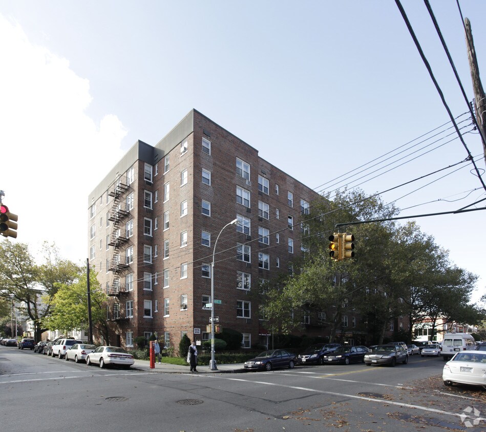 Building Photo - 1310 Avenue R