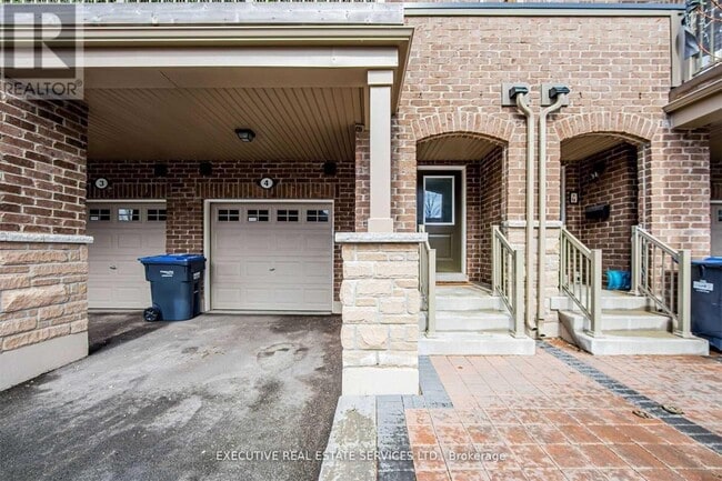 Building Photo - 50-LOWER-50 Edinburgh Dr