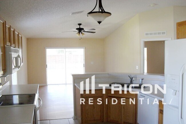 Foto del edificio - 1608 Cornerview Ln