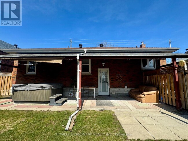 Photo du bâtiment - 1316 Simcoe St S