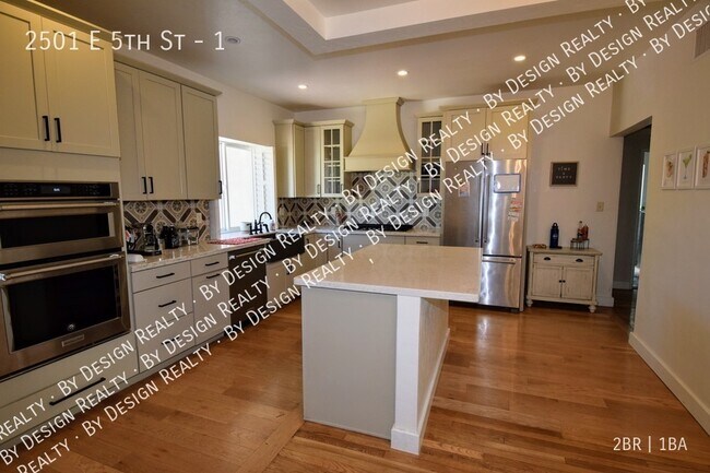 Building Photo - Custom Sam Hughes 2 Bed 1 Bath Remodel - A...