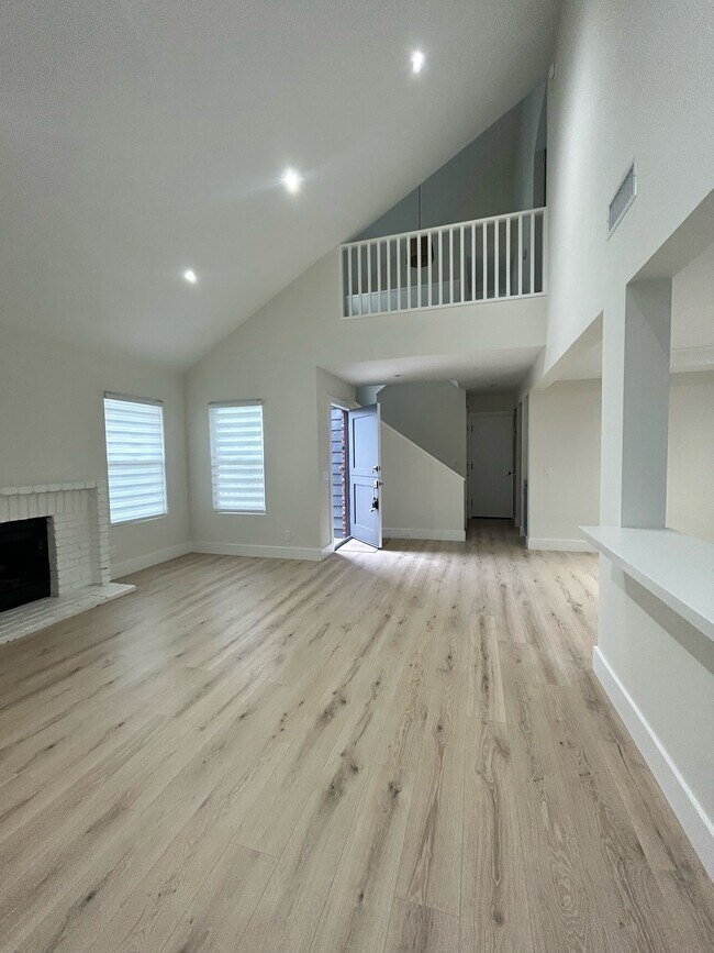 Sala de estar - 151 Albert Pl