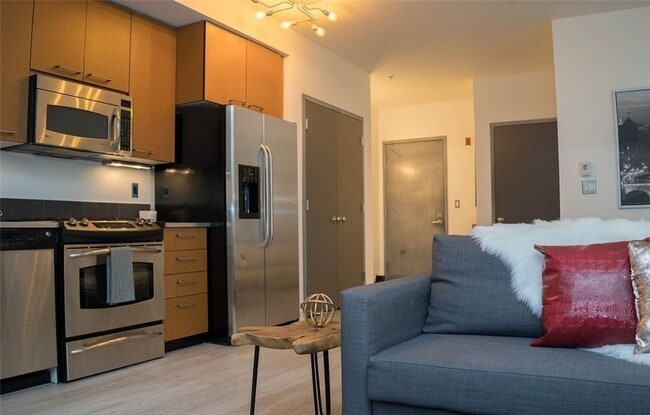 Building Photo - Capitol HIll Studio Unit Bonus free move i...
