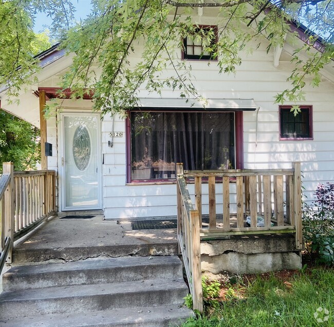 Building Photo - 5120 W Courtland Ave