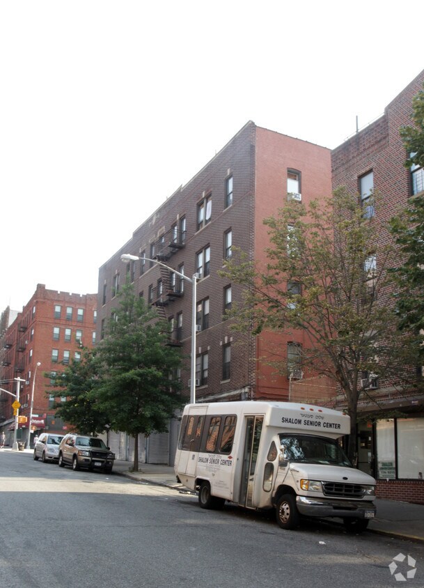 Foto del edificio - 471 Albany Ave