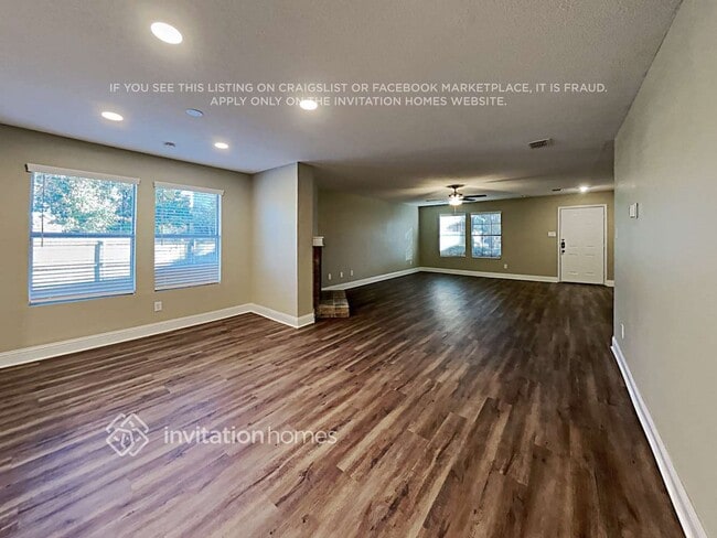 Building Photo - 2361 Live Oak Dr