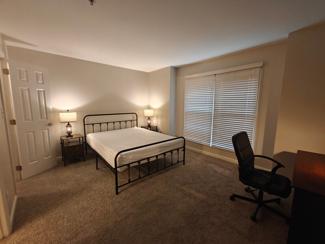 Foto principal - 521 N Graham St