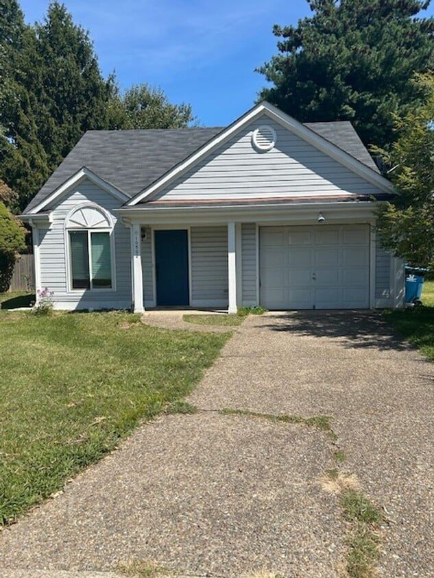 Primary Photo - 10502 Bay Pointe Ct