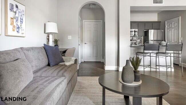 Foto del edificio - 22155 Wildwood Park Rd