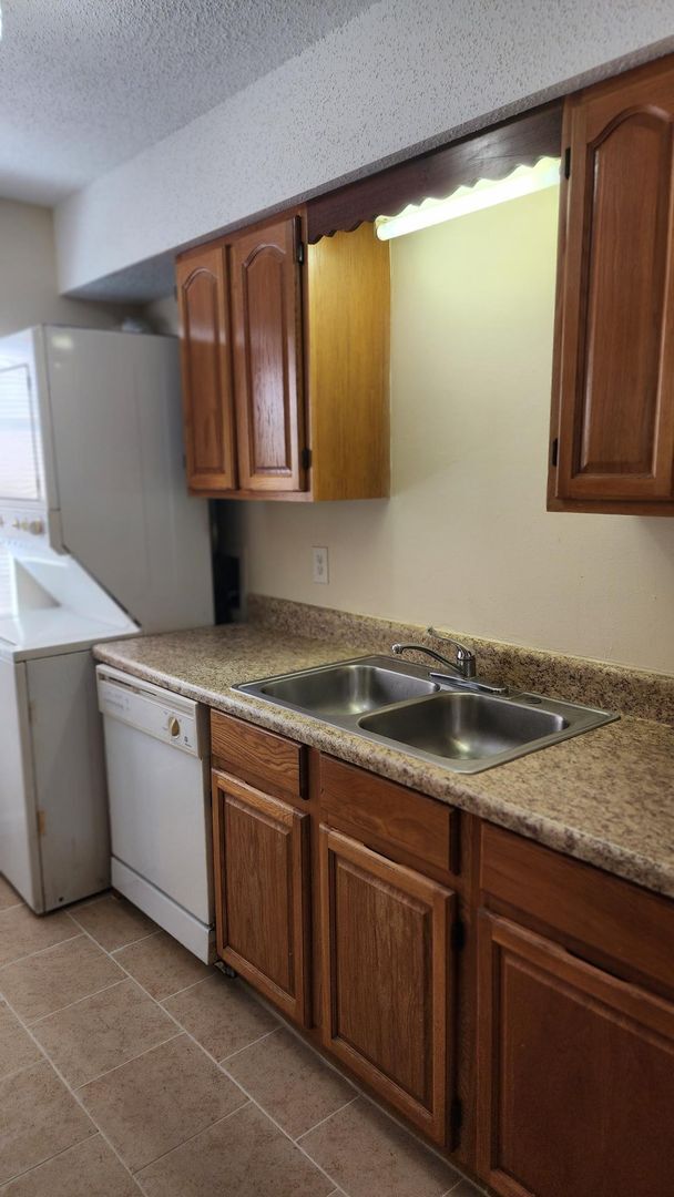 Foto del edificio - Affordable 2Bedroom on the Westside